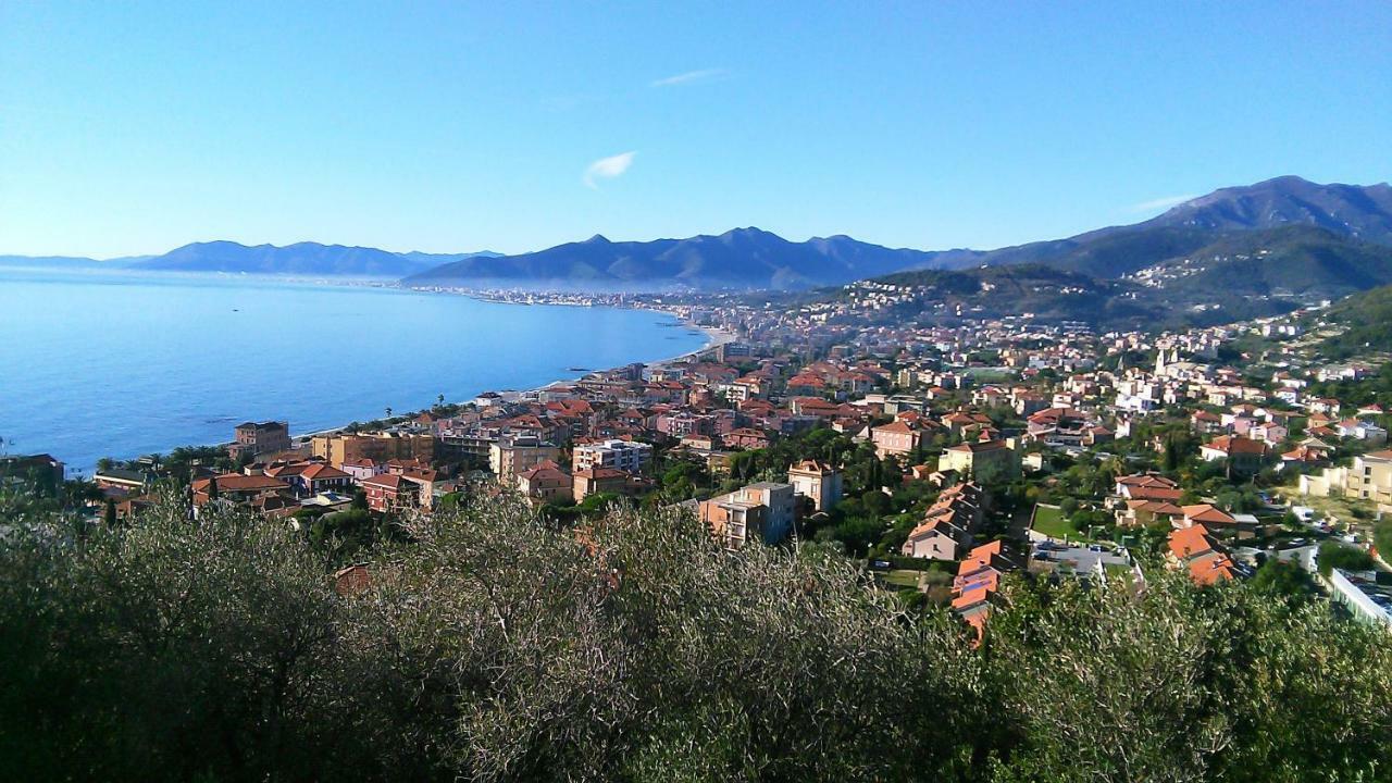 pedalando sul mare Villa Finale Ligure Bagian luar foto